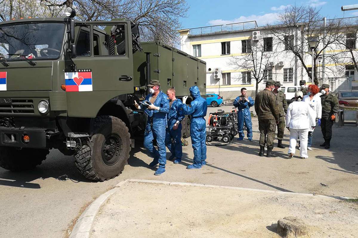 Ruski vojnici, na poziv Dragana Čovića, "dezinfikuju" SKB Mostar